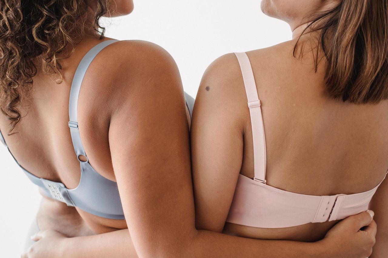 Comparing breast implant positions in relation to breast tissue and the pectoral muscle